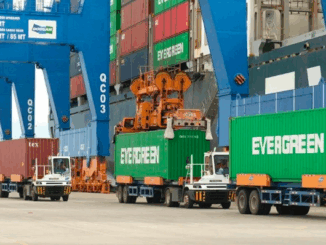 Được cán bộ hải quan tiếp tay, hơn 1.800 tỉ đồng hàng lậu ‘tuồn’ qua đường chính ngạch