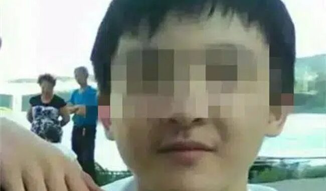 “Đừng mang em về nhà, em quá uất ức rồi”: Di thư một nam sinh để lại sau kỳ thi ĐH hé lộ bi kịch gia đình “Đừng mang em về nhà, em quá uất ức rồi”: Di thư một nam sinh để lại sau kỳ thi ĐH hé lộ bi kịch gia đình