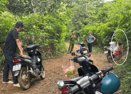 250 c ảnh s át vây chặt kẻ gi:et người và hành động kịp thời của Đ ại t á C ông a n 250 c ảnh s át vây chặt kẻ gi:et người và hành động kịp thời của Đ ại t á C ông a n