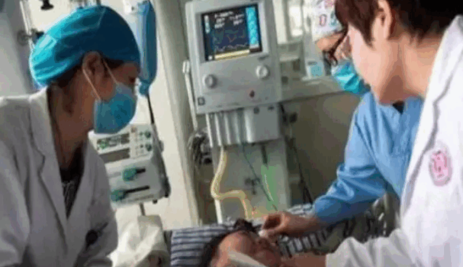 Sản phụ vừa sinh xong, bác sĩ hoảng hốt vì âm thanh lạ, 5 phút sau thì không qua khỏi Sản phụ vừa sinh xong, bác sĩ hoảng hốt vì âm thanh lạ, 5 phút sau thì không qua khỏi