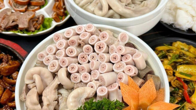 Quán lòng xe điếu nổi tiếng ở TPHCM bị kiểm tra, tạm dừng đón khách Quán lòng xe điếu nổi tiếng ở TPHCM bị kiểm tra, tạm dừng đón khách