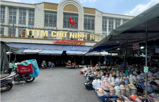 Trời ơi chợ Ninh Hiệp: Nếu là thật thì kinhkhung quá, biết bao bà con đã mua đồ ở đây Trời ơi chợ Ninh Hiệp: Nếu là thật thì kinhkhung quá, biết bao bà con đã mua đồ ở đây