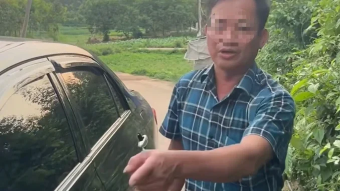 Cô gái 23 tuổi tố cáo bị tài xế ô tô hành hung Cô gái 23 tuổi tố cáo bị tài xế ô tô hành hung