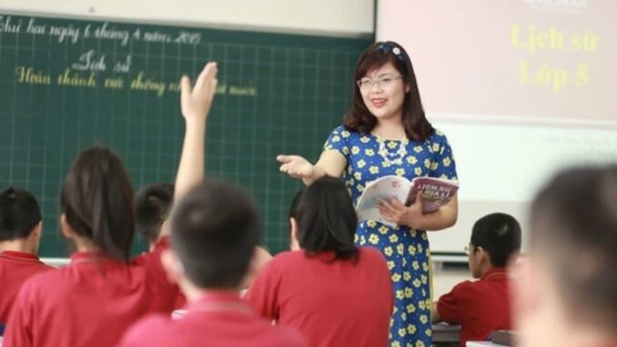 Nghịch lý nơi thừa hơn 36.000 giáo viên, nơi lại thiếu gần 67.000 biên chế: Thương các thầy cô quá Nghịch lý nơi thừa hơn 36.000 giáo viên, nơi lại thiếu gần 67.000 biên chế: Thương các thầy cô quá