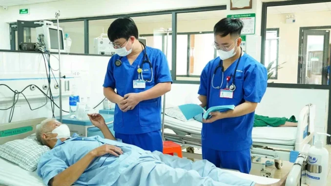 7 người nhập viện cấp cứu do nắng nóng, một người nguy kịch 7 người nhập viện cấp cứu do nắng nóng, một người nguy kịch