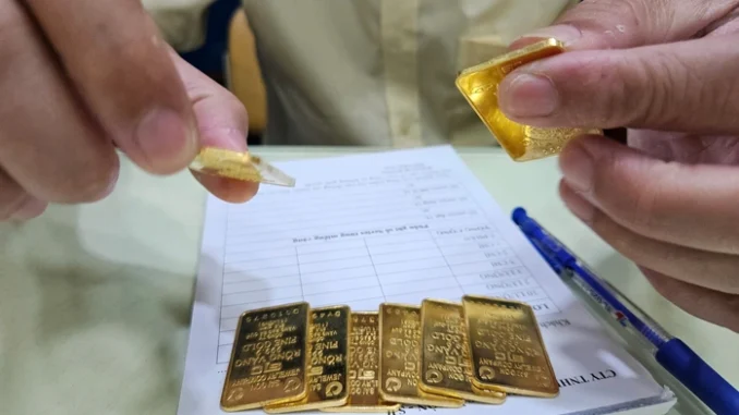 Giá vàng hôm nay 2-6: Vừa mở cửa, lại tăng Giá vàng hôm nay 2-6: Vừa mở cửa, lại tăng