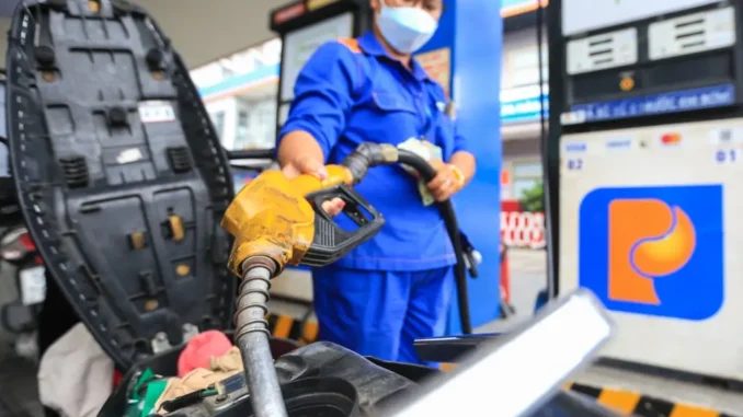 Giá xăng dầu hôm nay 2.6.2025: Bật tăng mạnh