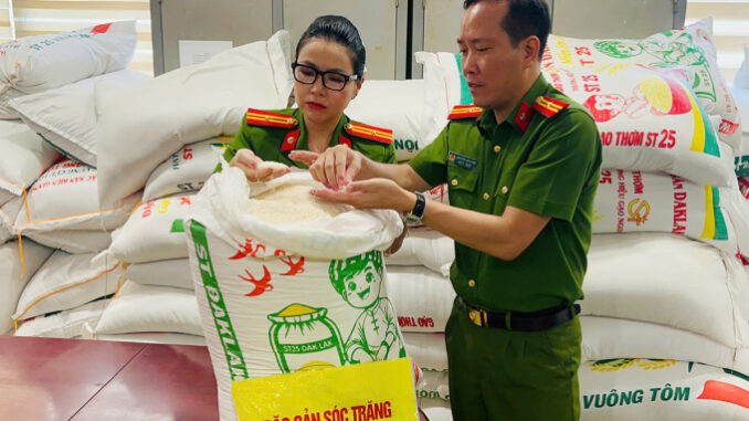 Từ nay khỏi dám ăn gạo ST25: Hóa ra toàn là gi:ả, ai mua trúng nhãn hiệu này thì “v:ứ:t ngay” trước khi h:ối h:ận