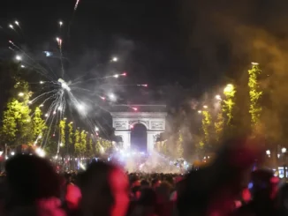 Xe ô tô lao vào đám đông mừng PSG vô địch Champions League, nhiều người nguy kịch