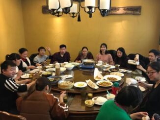 Đi họp lớp, người bạn lương tháng 7 triệu khiến tất cả chúng tôi phải xấu hổ