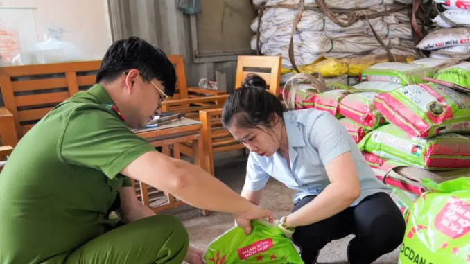 Triệt phá đường dây sản xuất, tiêu thụ hàng nghìn tấn phân bón giả Triệt phá đường dây sản xuất, tiêu thụ hàng nghìn tấn phân bón giả