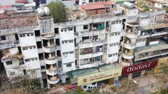Trong tháng này, chung cư hơn 30 năm tuổi xập xệ trên đất vàng Thủ đô sẽ chính thức ‘đổi đời’ Trong tháng này, chung cư hơn 30 năm tuổi xập xệ trên đất vàng Thủ đô sẽ chính thức ‘đổi đời’