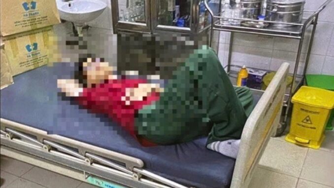 Hàng loạt sinh viên Bách khoa Hà Nội nghi ngộ độc thực phẩm sau bữa cơm quân sự