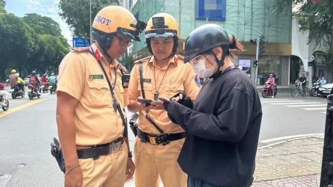 Từ nay nếu xe máy thiếu bộ phận này sẽ bị .. Từ nay nếu xe máy thiếu bộ phận này sẽ bị ..