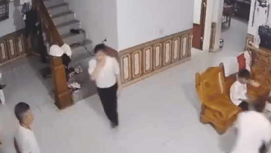 Thông tin mới vụ chồng dùng chổi lau nhà đánh vợ đến nhập viện Thông tin mới vụ chồng dùng chổi lau nhà đánh vợ đến nhập viện